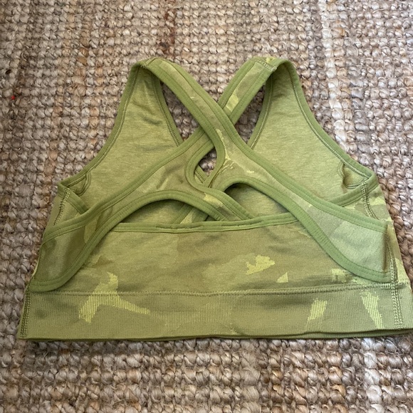 Gymshark Adapt Camo Seamless Sports Bra Griffin Green Medium Support M - Picture 7 of 11